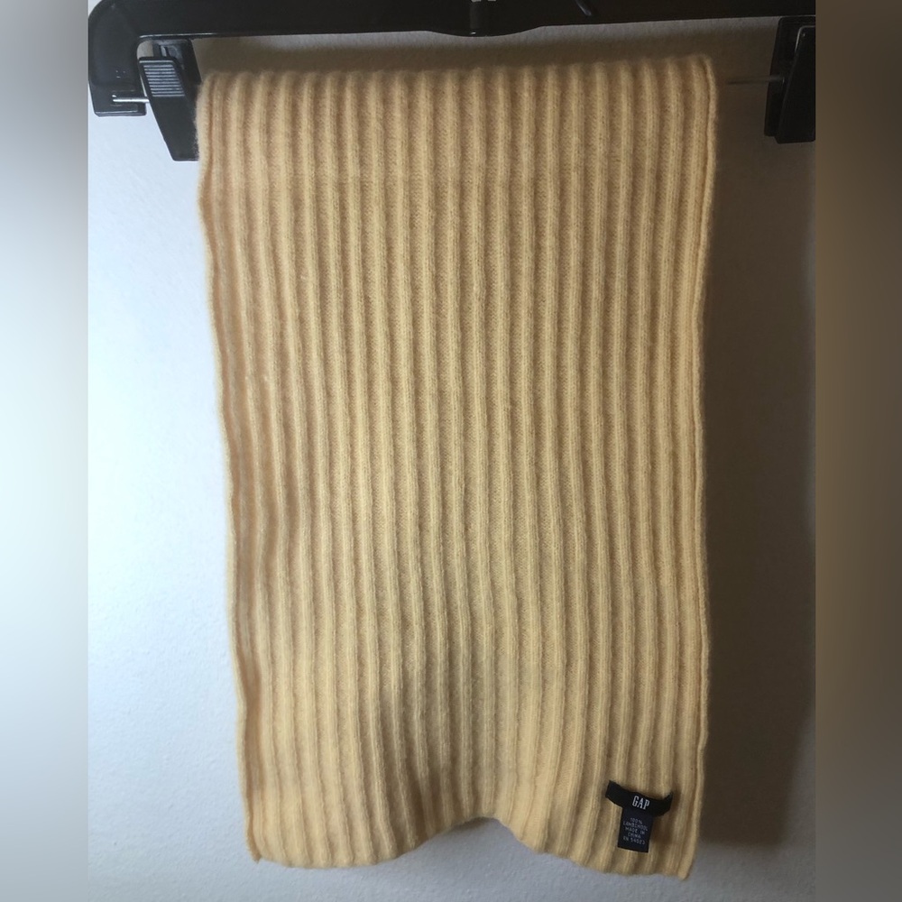Gap Lambswool Ribbed Knit Scarf Unisex